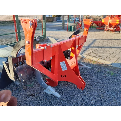 Euro-masz 3 késes altalajlazító packer hengerrel