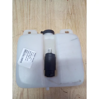 Ablakmosó tartály első