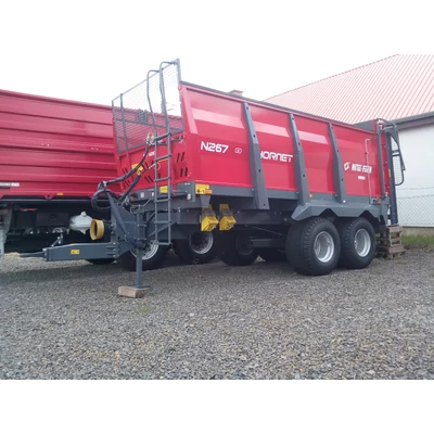 Metal fach trágyaszóró N267 8t